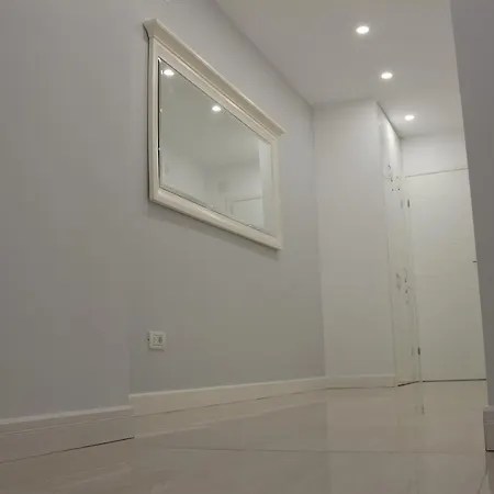 Ξενοδοχείο με διαμερίσματα Luxury Center - Romana