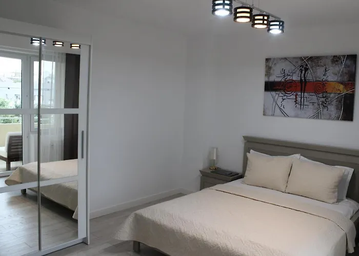 Luxury Center - Romana 4* 부쿠레슈티