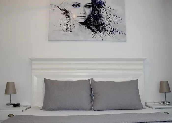 Luxury Center - Romana 4* 부쿠레슈티