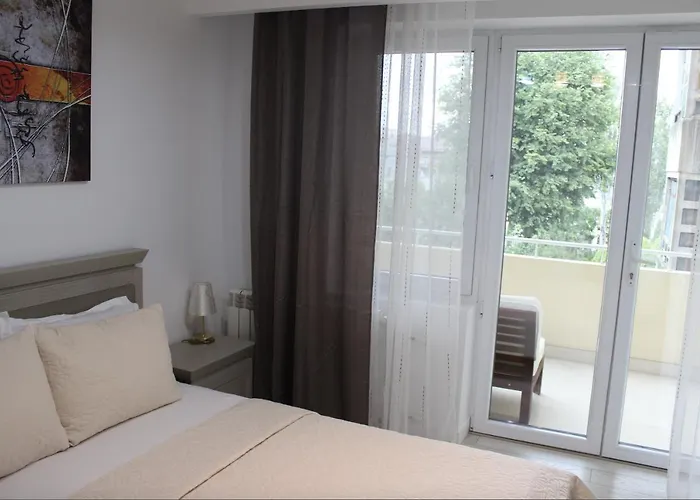 Luxury Center - Romana 4* 부쿠레슈티