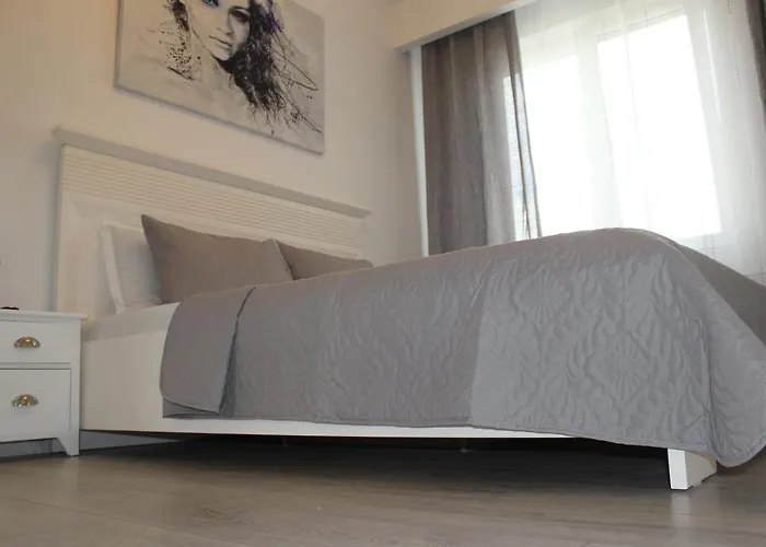 Luxury Center - Romana 4*