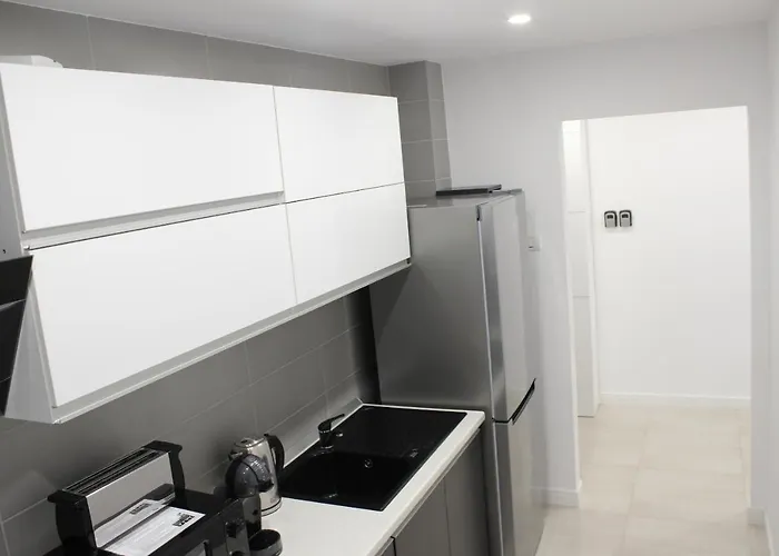 Luxury Center - Romana 4* 부쿠레슈티