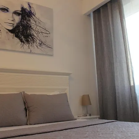 Luxury Center - Romana מלון דירות בוקרשט